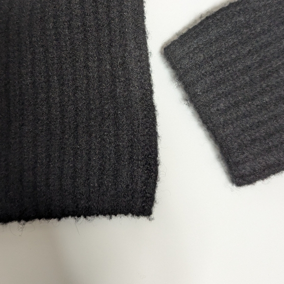 NWT Banana Republic wool blend sweater wide ribbed deep vneck size sm - Picture 12 of 15